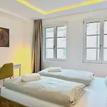 Metta - Hochwertig Sanierter Altbau Mit Terrasse Auf Der Insel