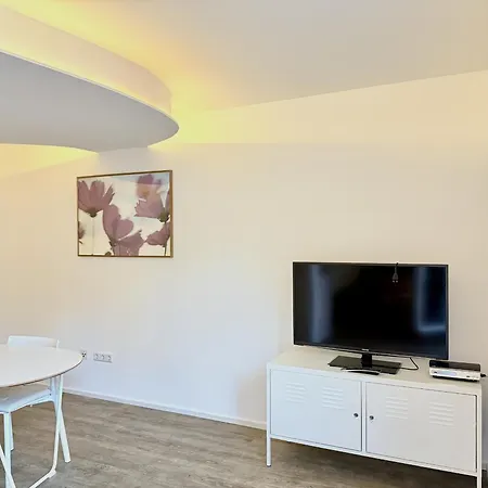 Metta - Hochwertig Sanierter Altbau Mit Terrasse Auf Der Insel *