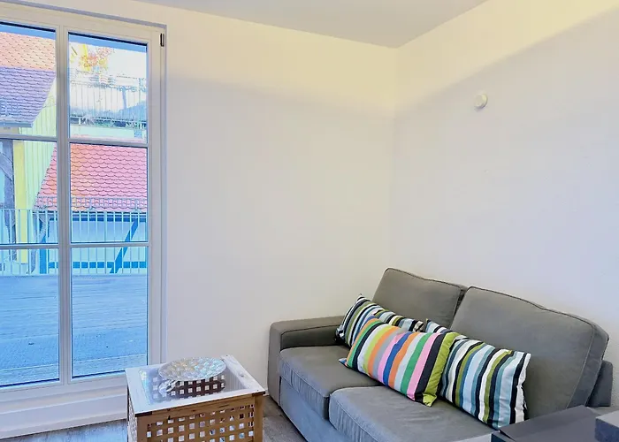 Metta - Hochwertig Sanierter Altbau Mit Terrasse Auf Der Insel * לינדאו